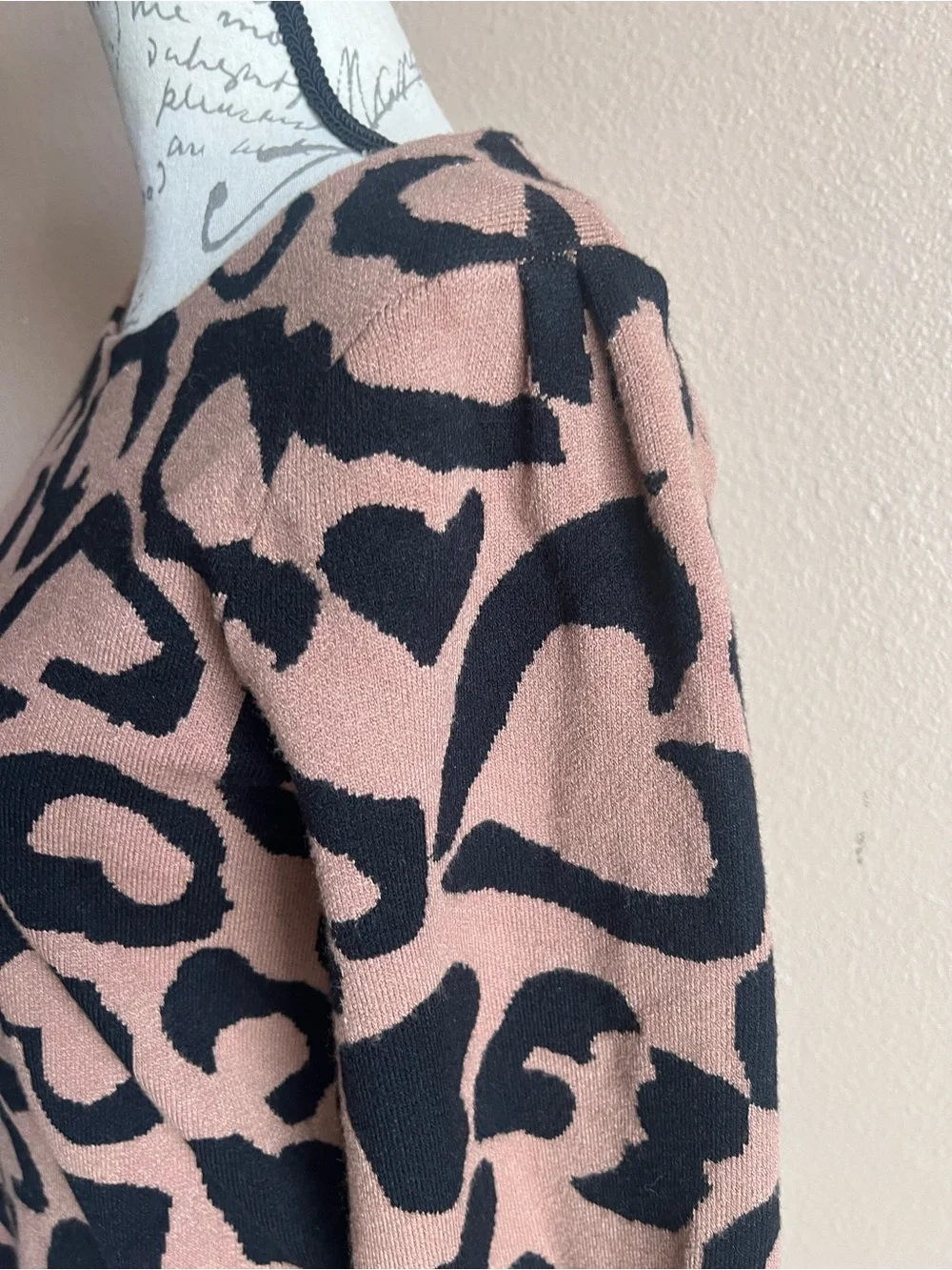 Rachel Zoe Heart Shape Romantic Leopard Print Pattern Long Sleeve  Sweater Sm